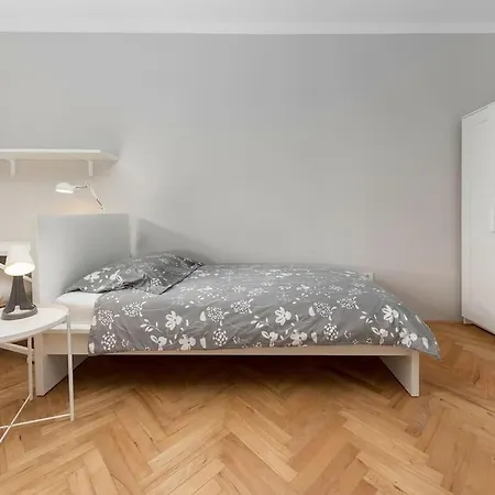 Apartman Family Next To Tivoli Park *