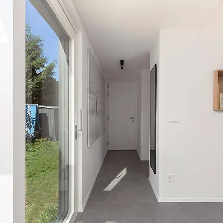 Family Next To Tivoli Park Любляна