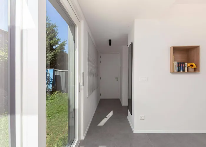 Family Next To Tivoli Park Любляна