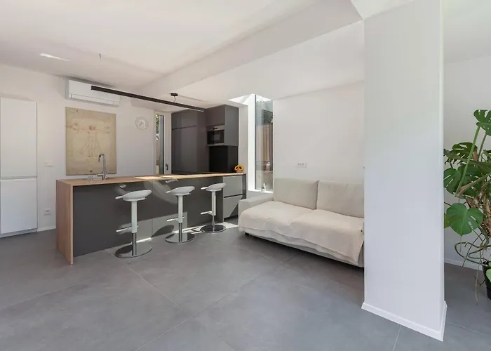 Apartman Family Next To Tivoli Park